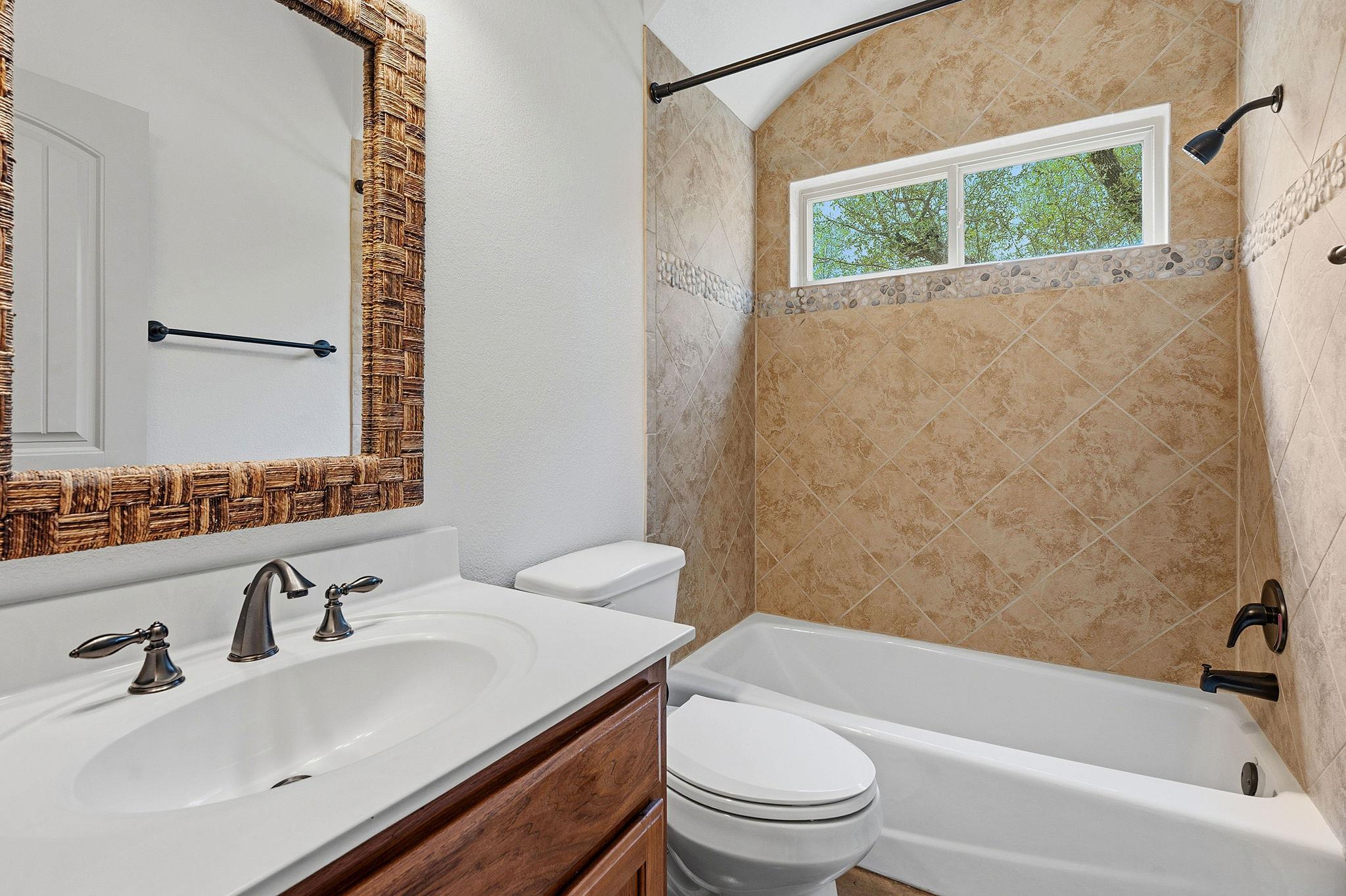 10215 Twin Lake LOOP