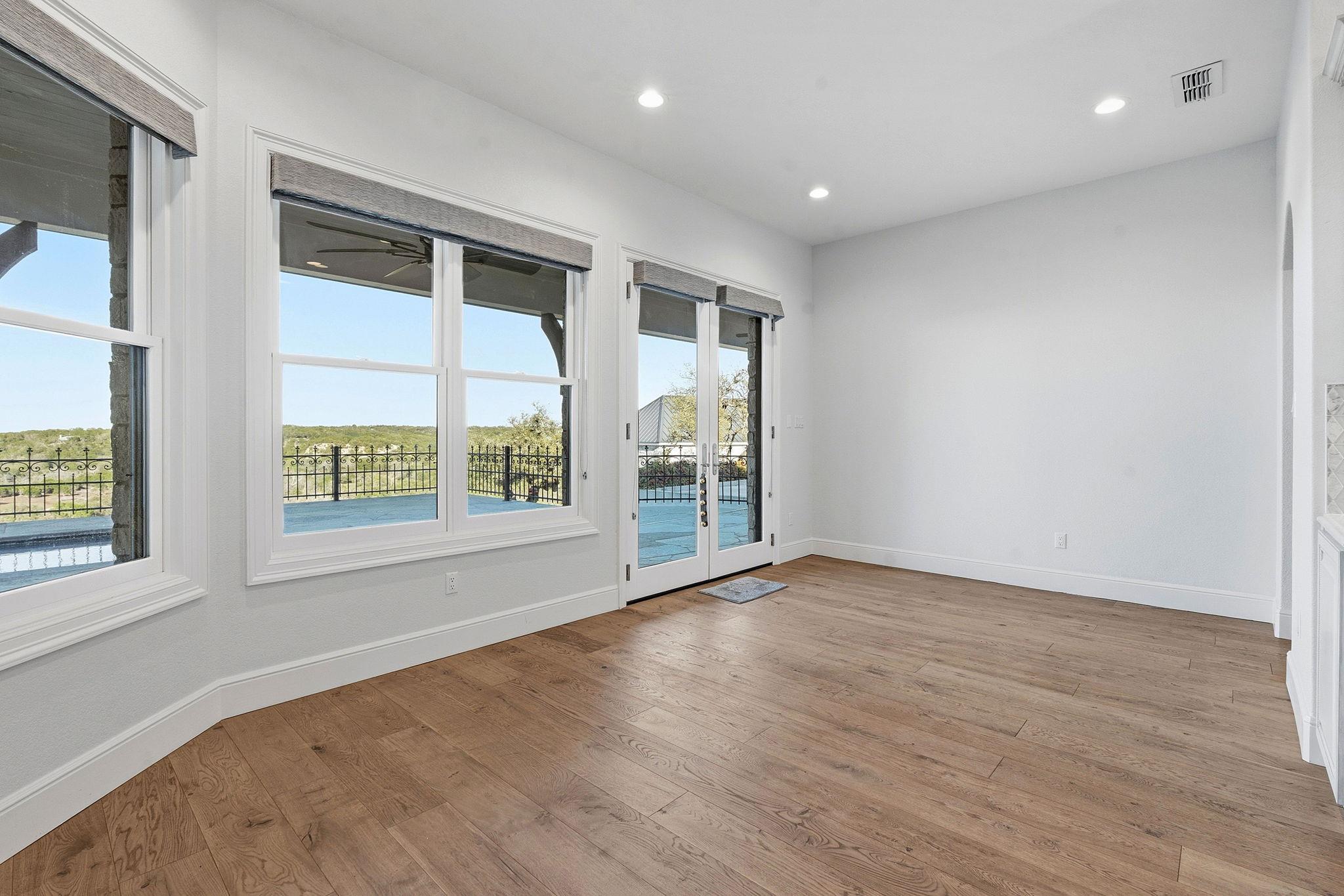 306 Napa CT
