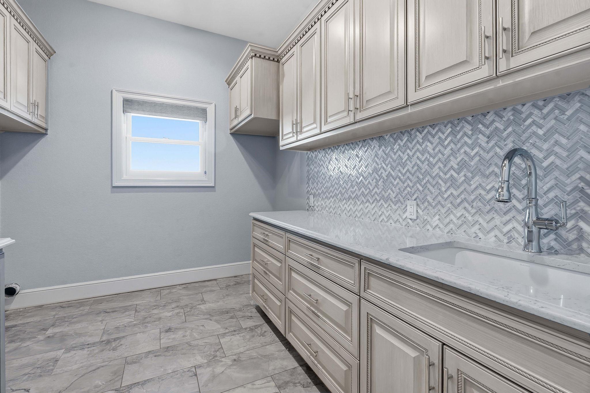 306 Napa CT