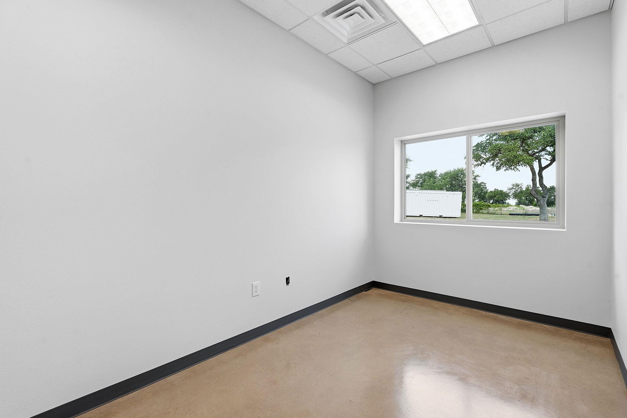 7748 E Us Highway 290 # 5