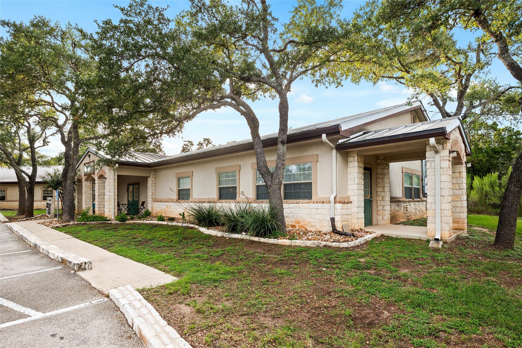 800 W Highway 290 # D