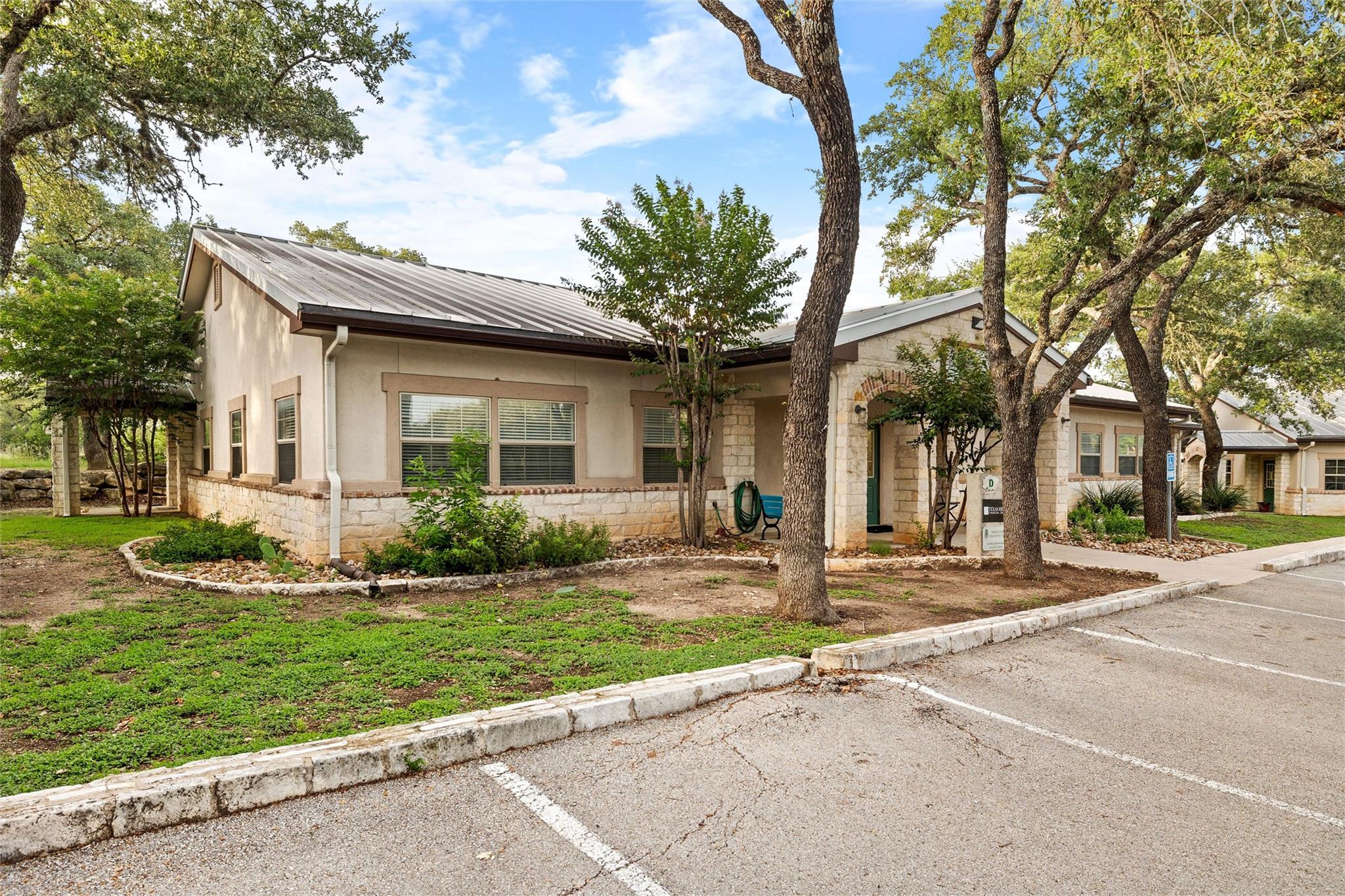 800 W Highway 290 # D