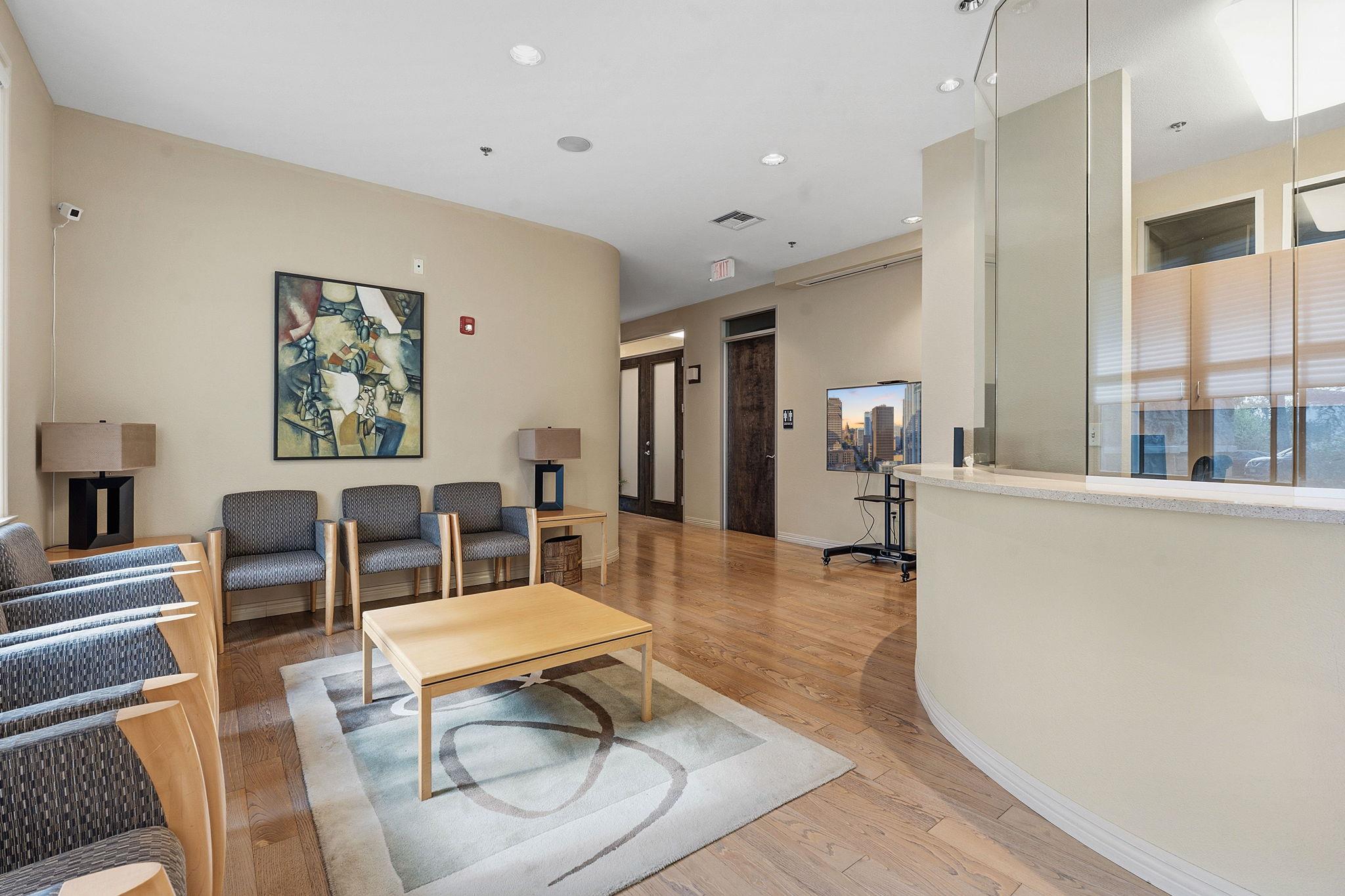 5900 Southwest PKWY # 401
