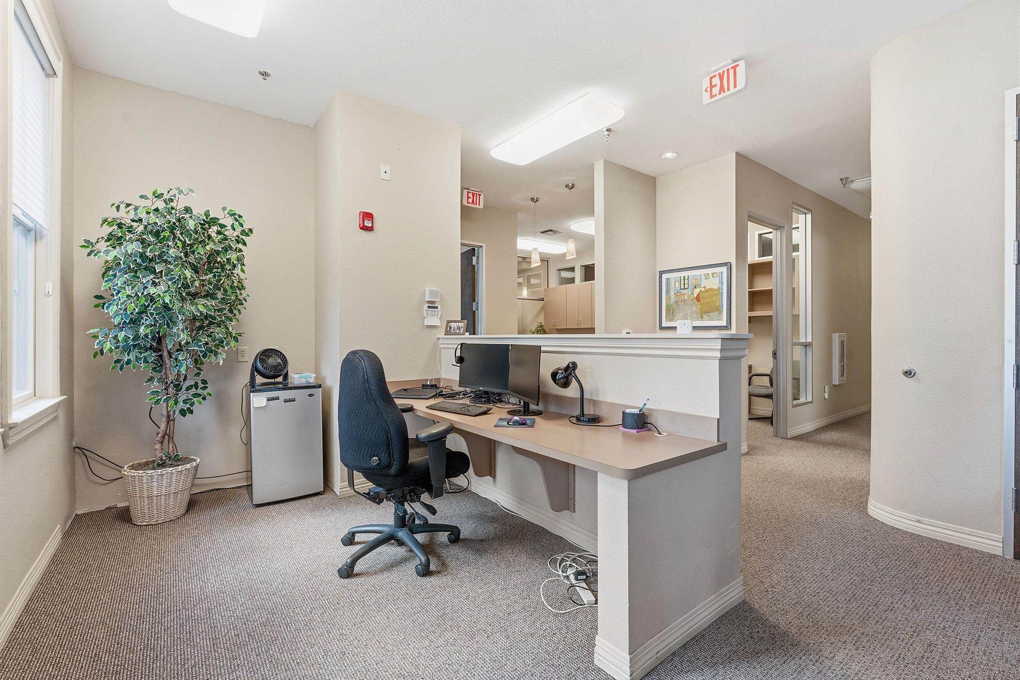 5900 Southwest PKWY # 401