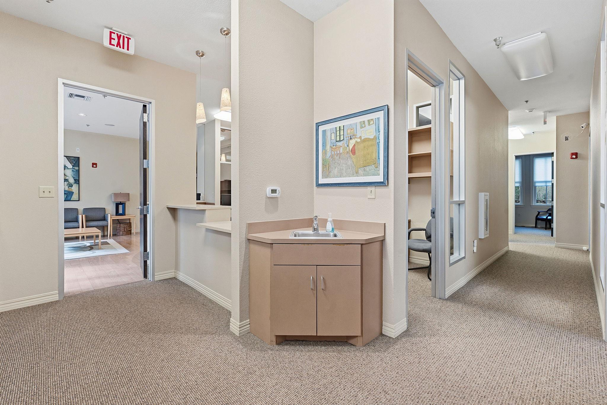 5900 Southwest PKWY # 401