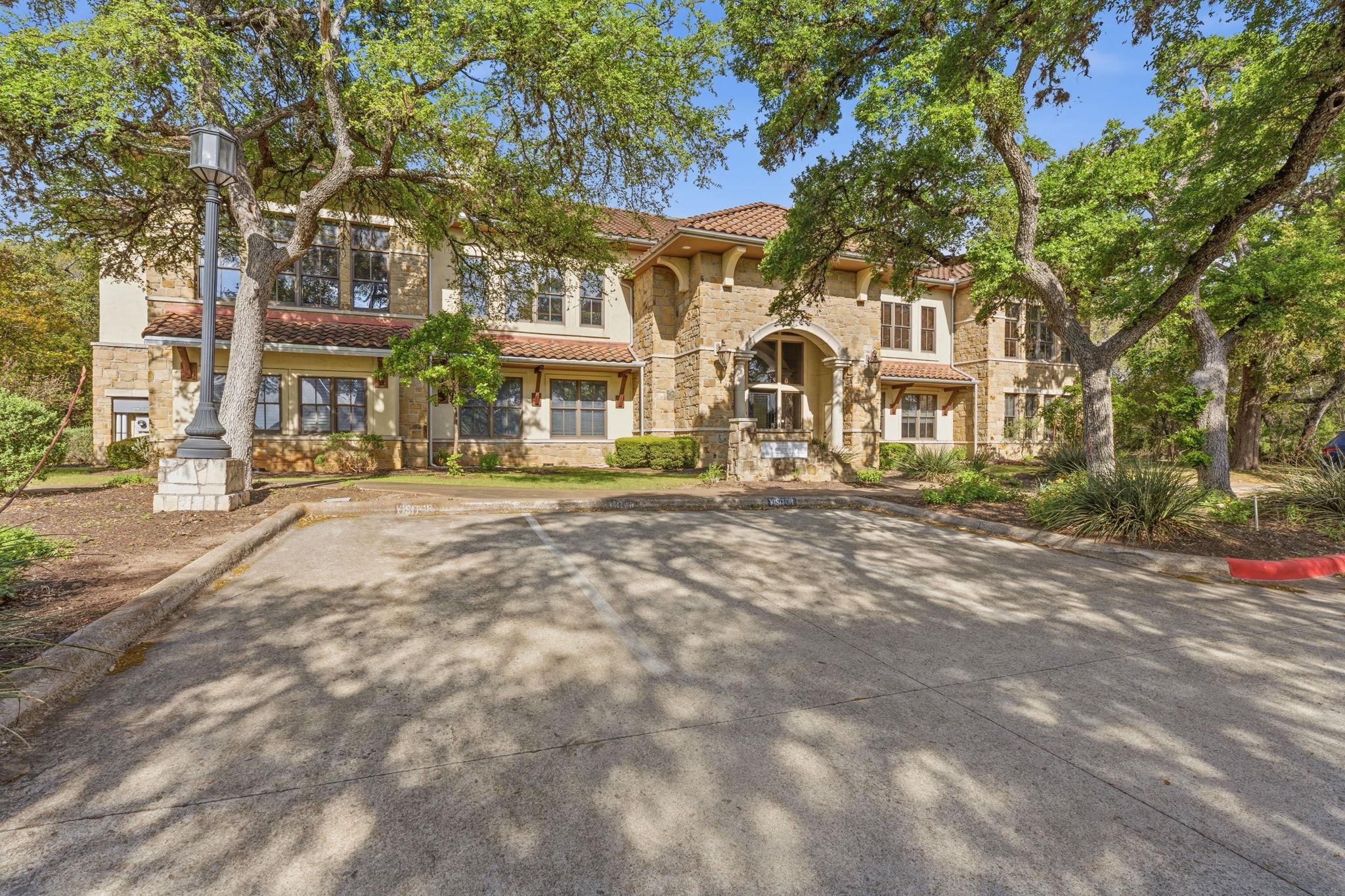 5900 Southwest PKWY # 401