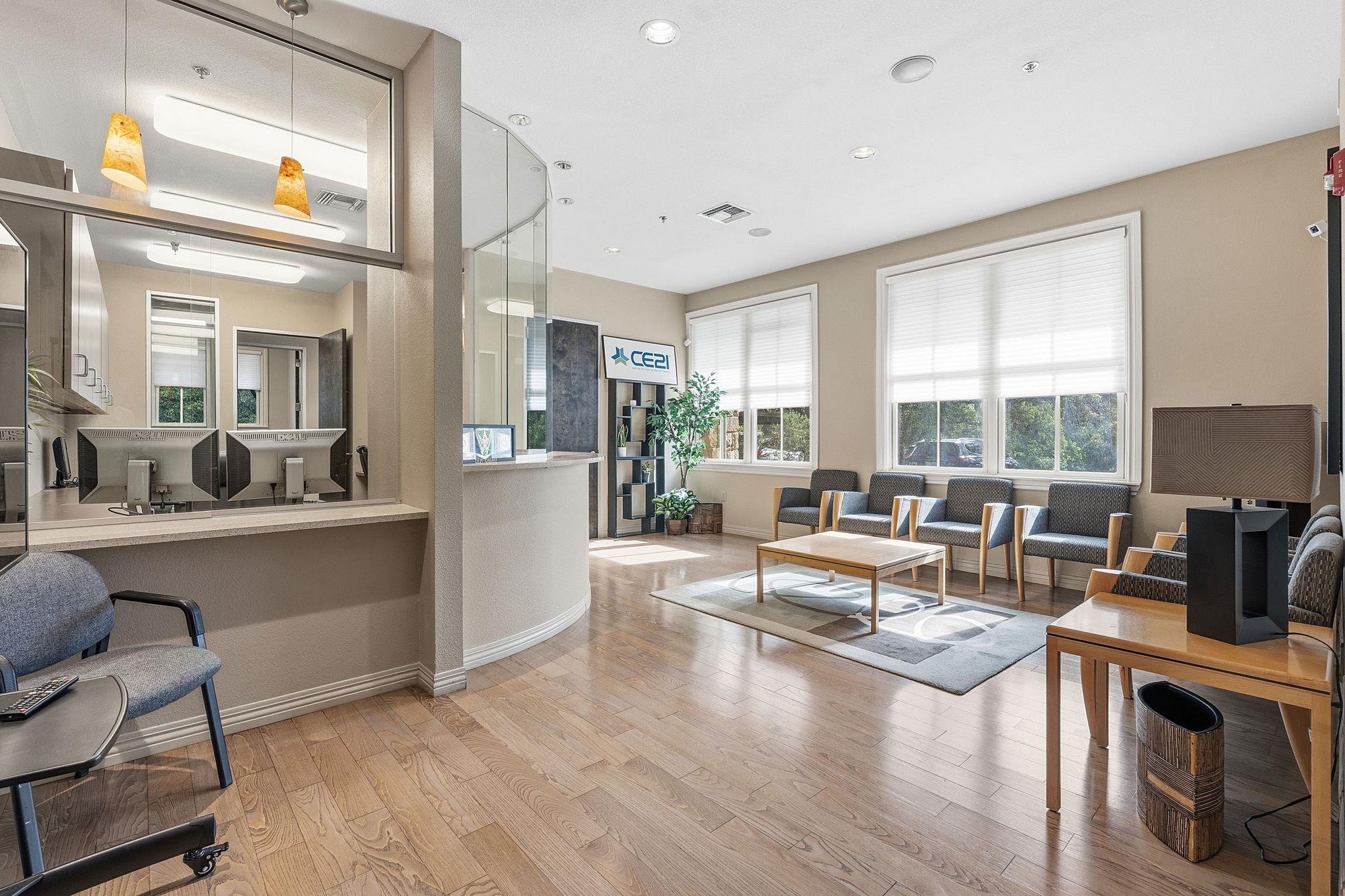 5900 Southwest PKWY # 401
