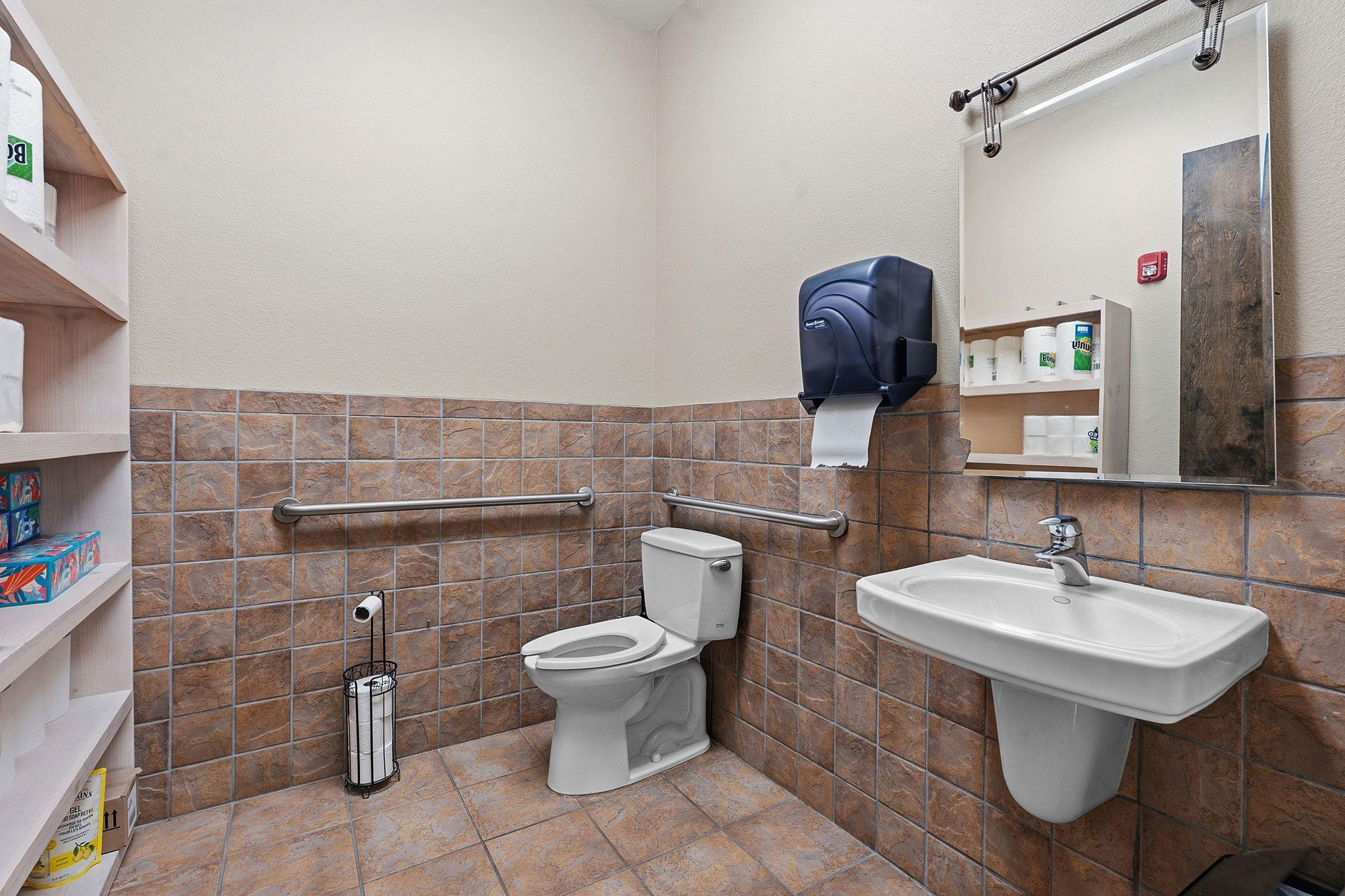 5900 Southwest PKWY # 401