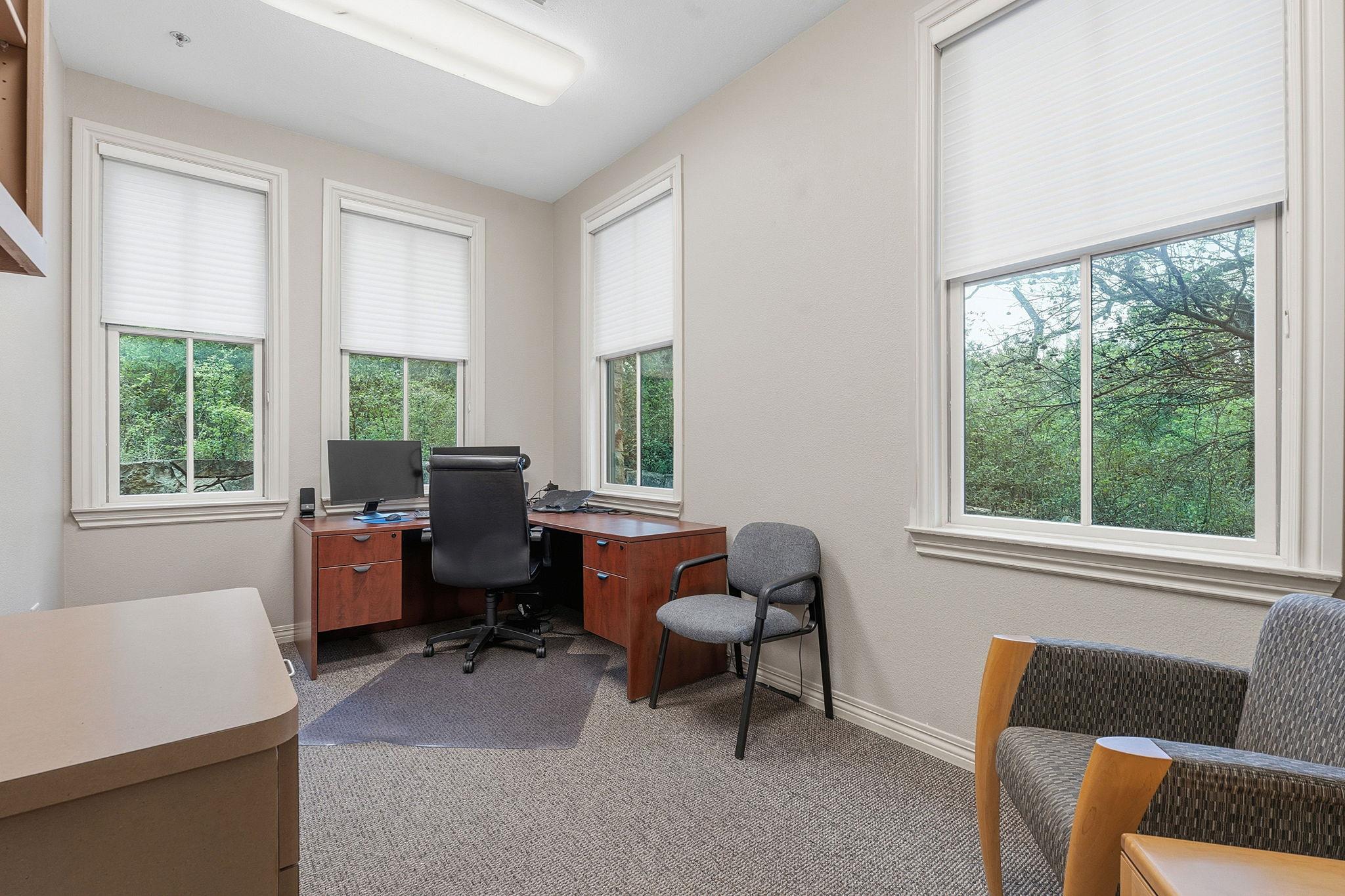 5900 Southwest PKWY # 401