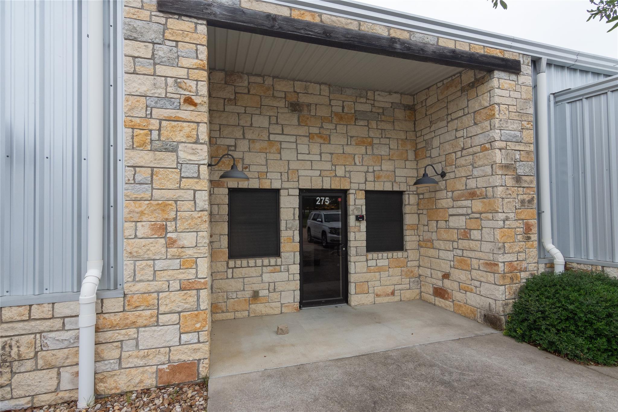275 Frog Pond LN