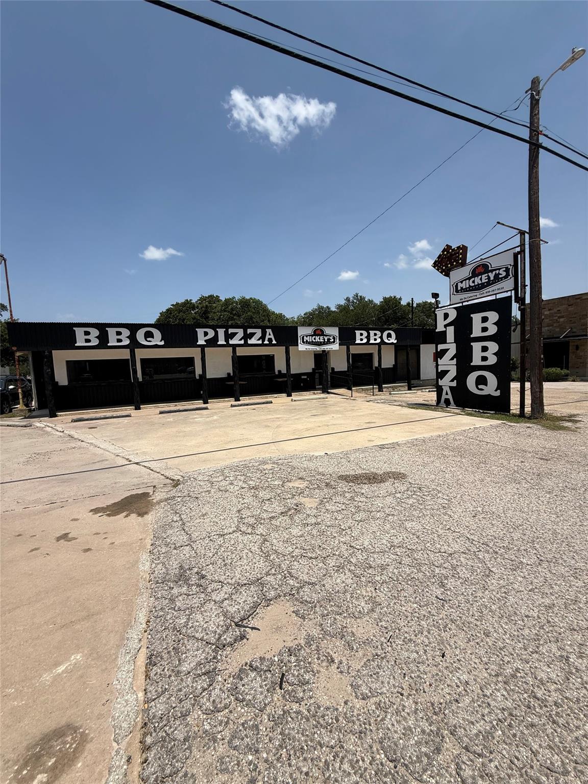 211 S US Highway 281