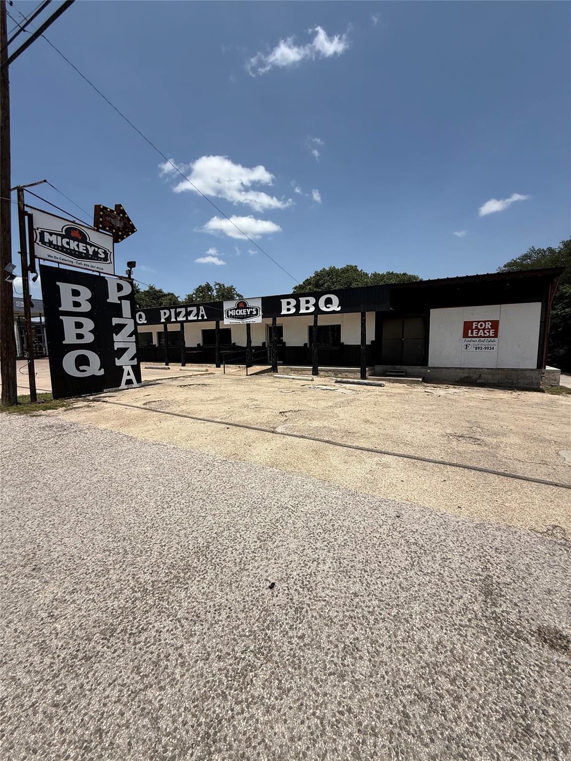 211 S US Highway 281