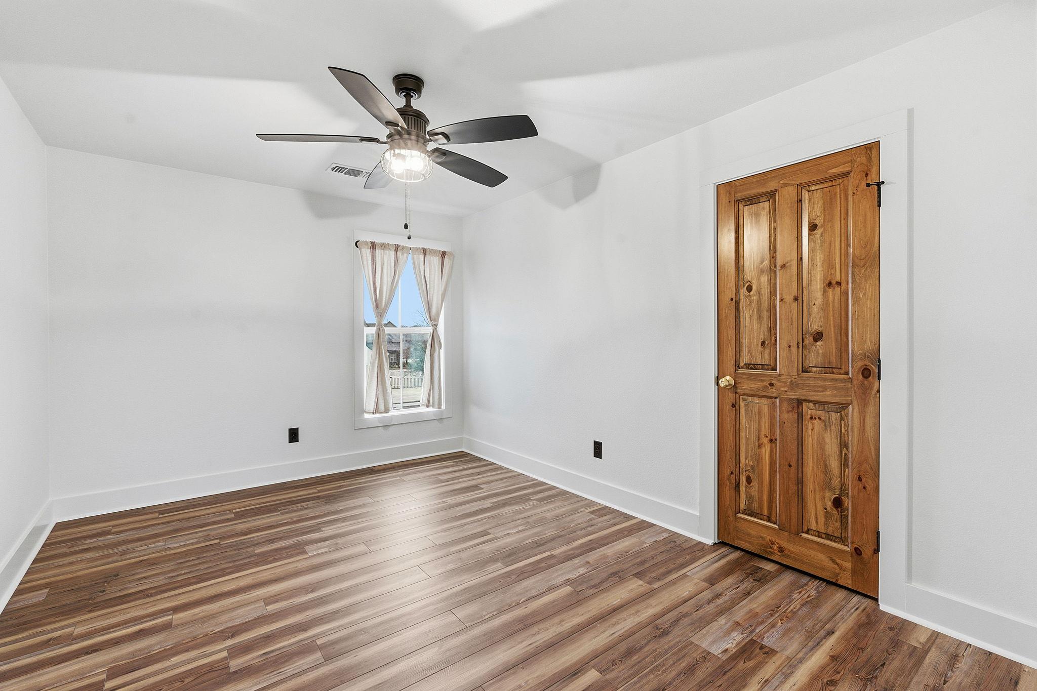 1006 Frost Ave
