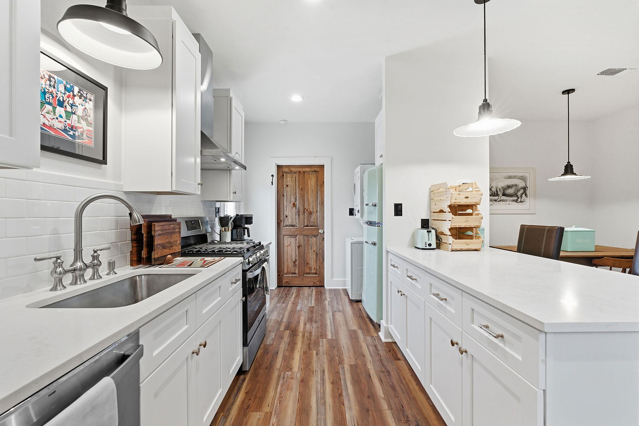 1006 Frost Ave