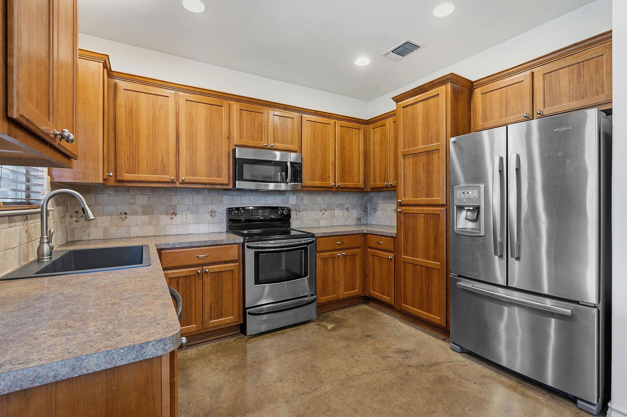 10215 Twin Lake LOOP