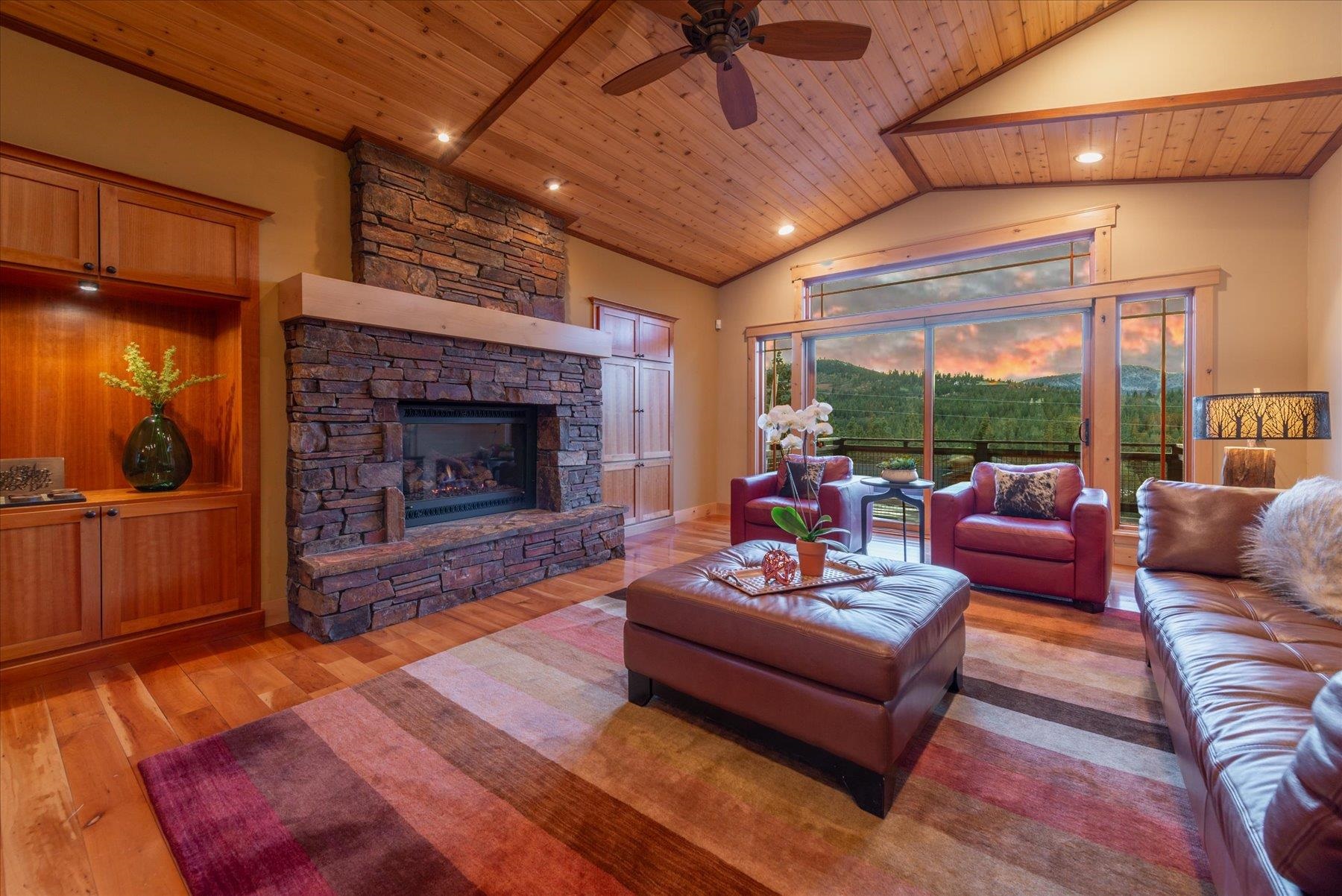 12530 Pinnacle Loop