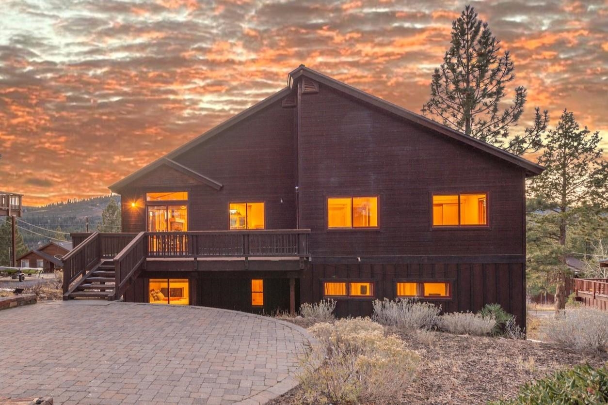 12530 Pinnacle Loop