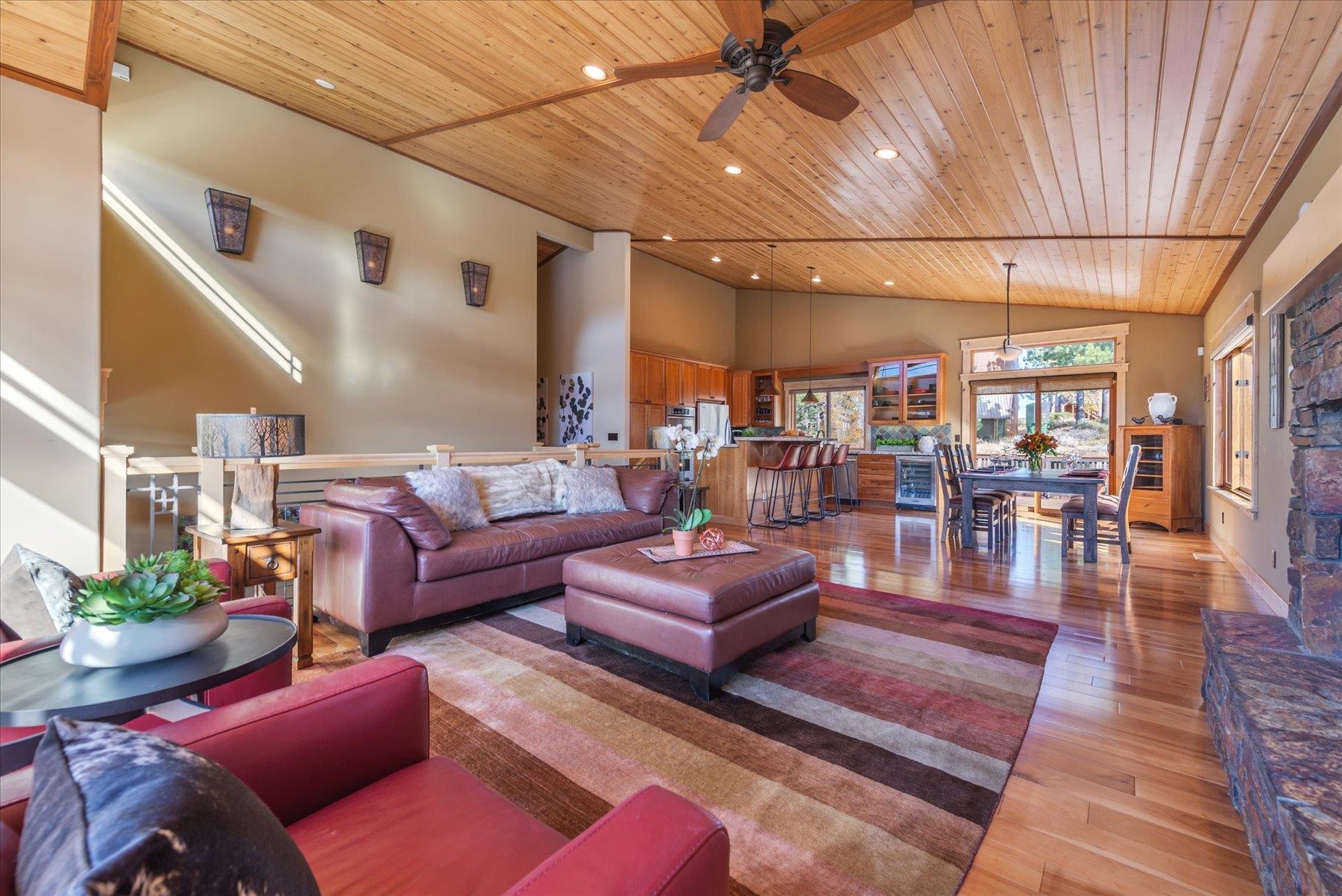12530 Pinnacle Loop