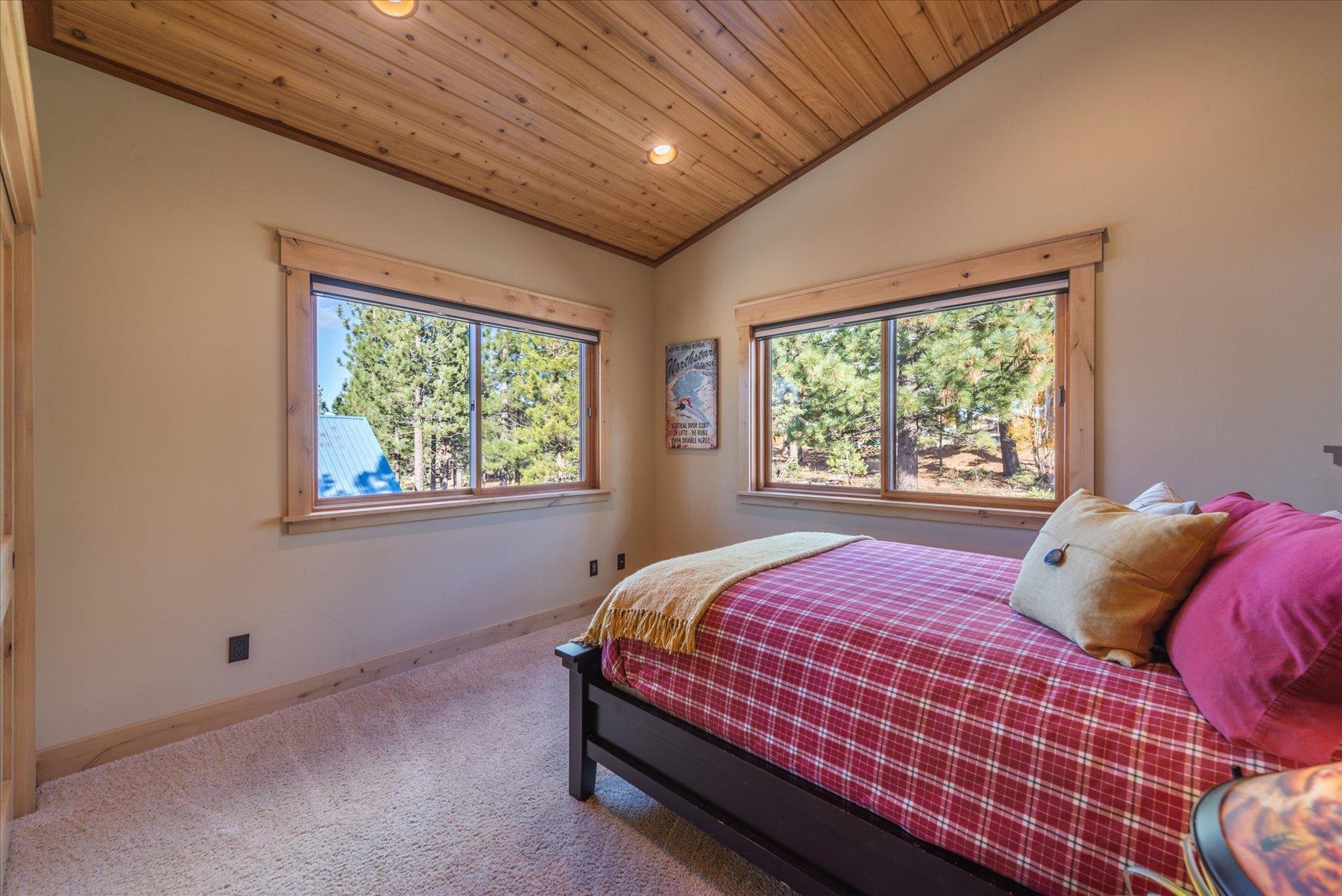 12530 Pinnacle Loop
