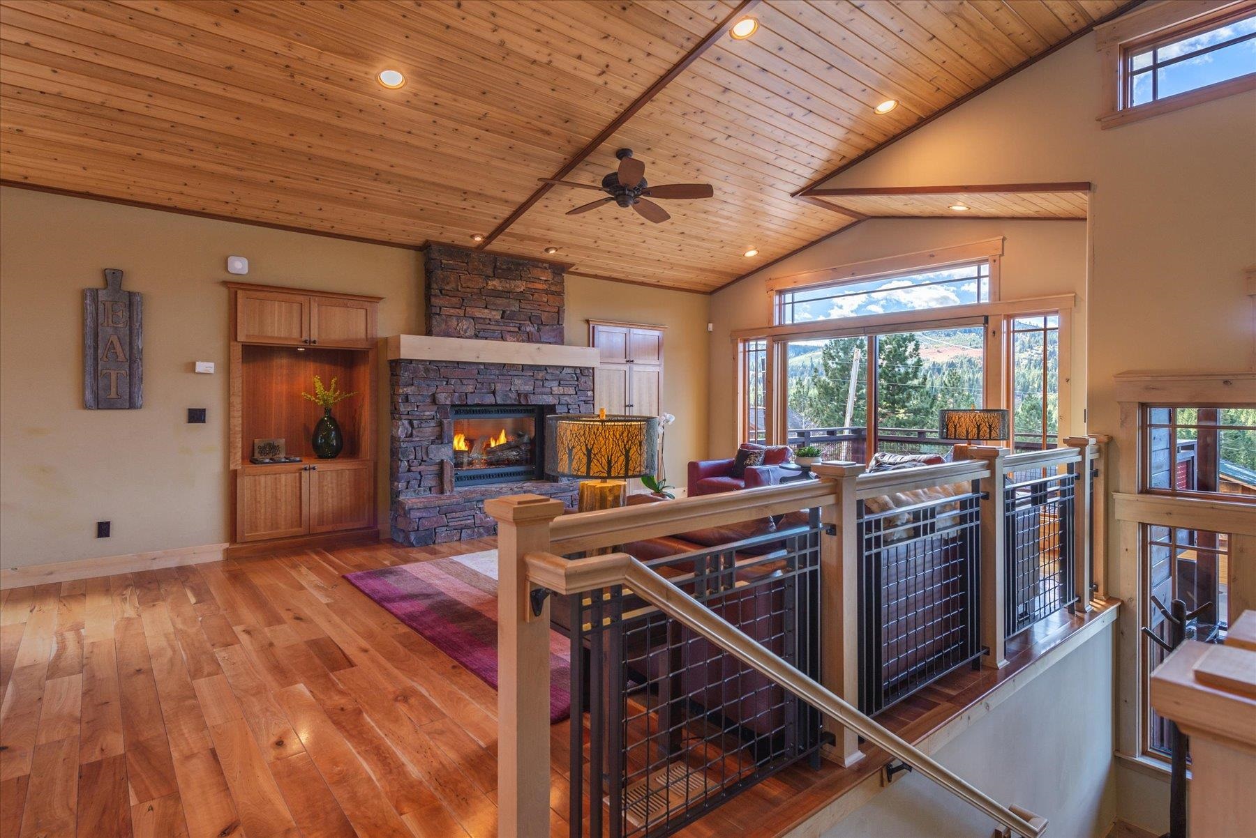 12530 Pinnacle Loop