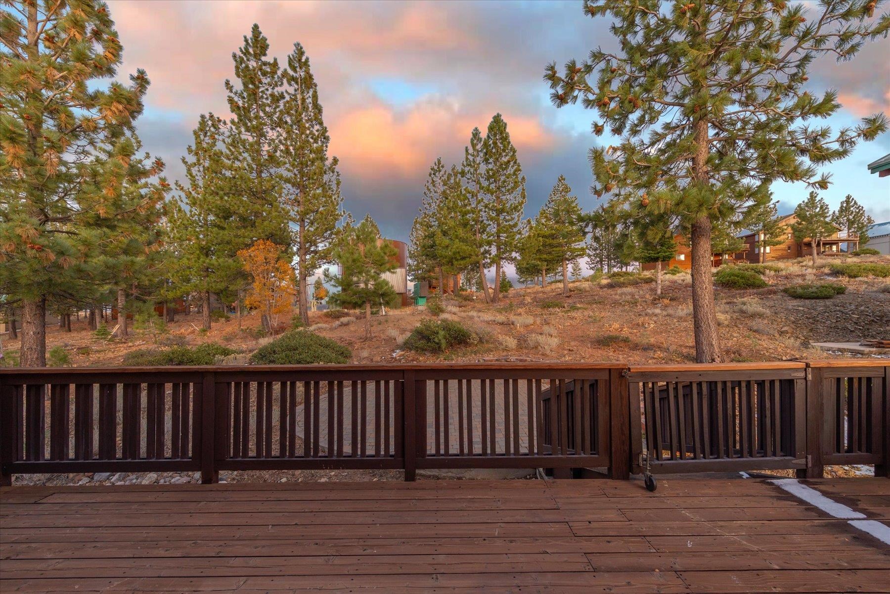 12530 Pinnacle Loop