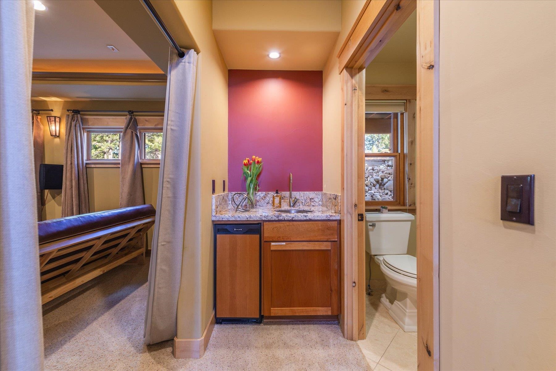 12530 Pinnacle Loop