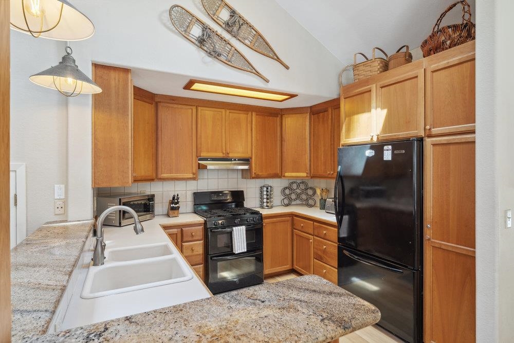 2700 Rustic Lane