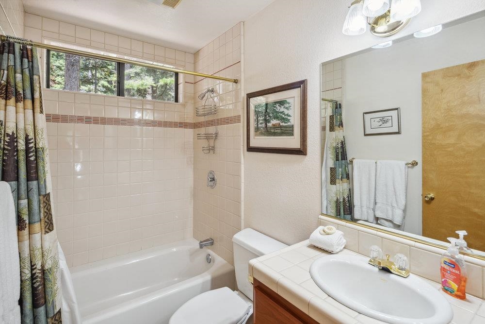 2700 Rustic Lane