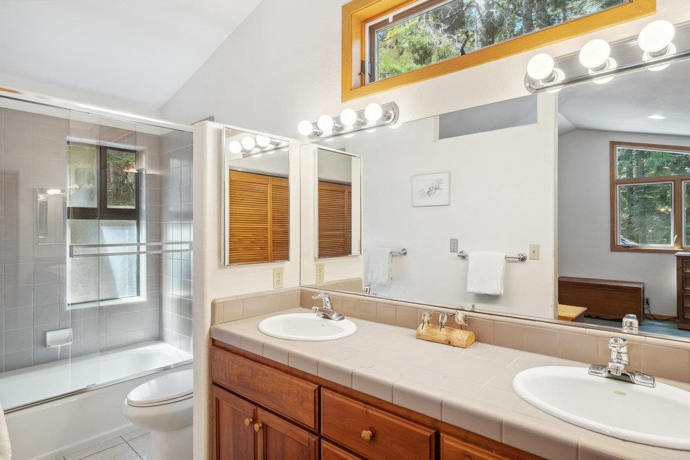 2700 Rustic Lane