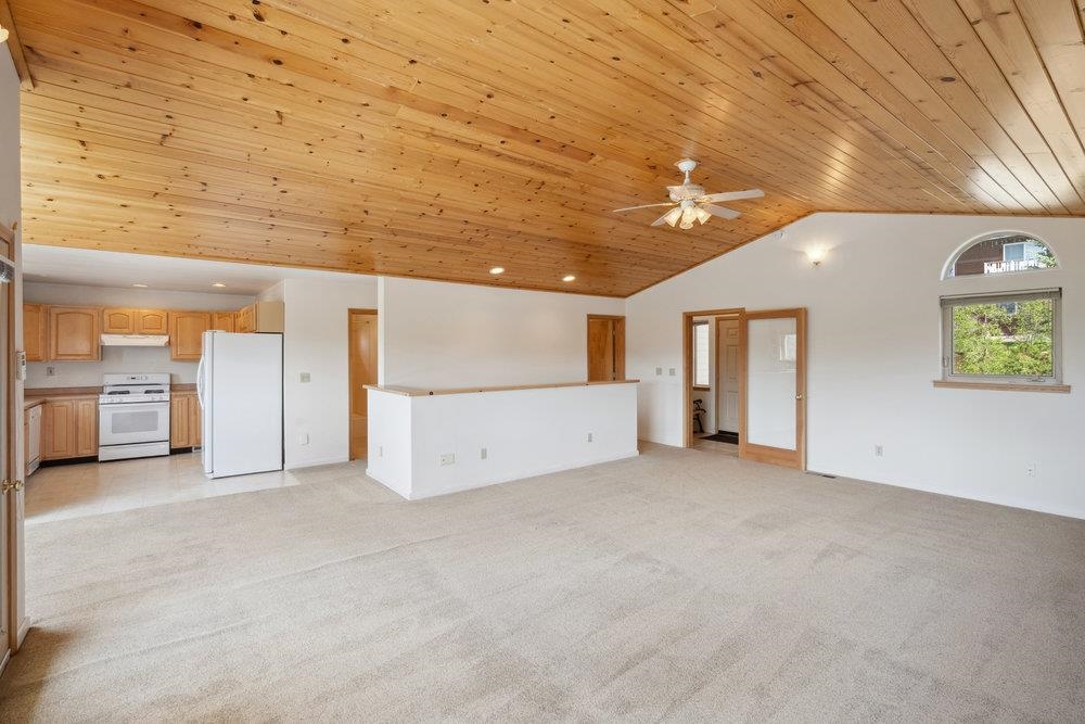 12071 Highland Avenue