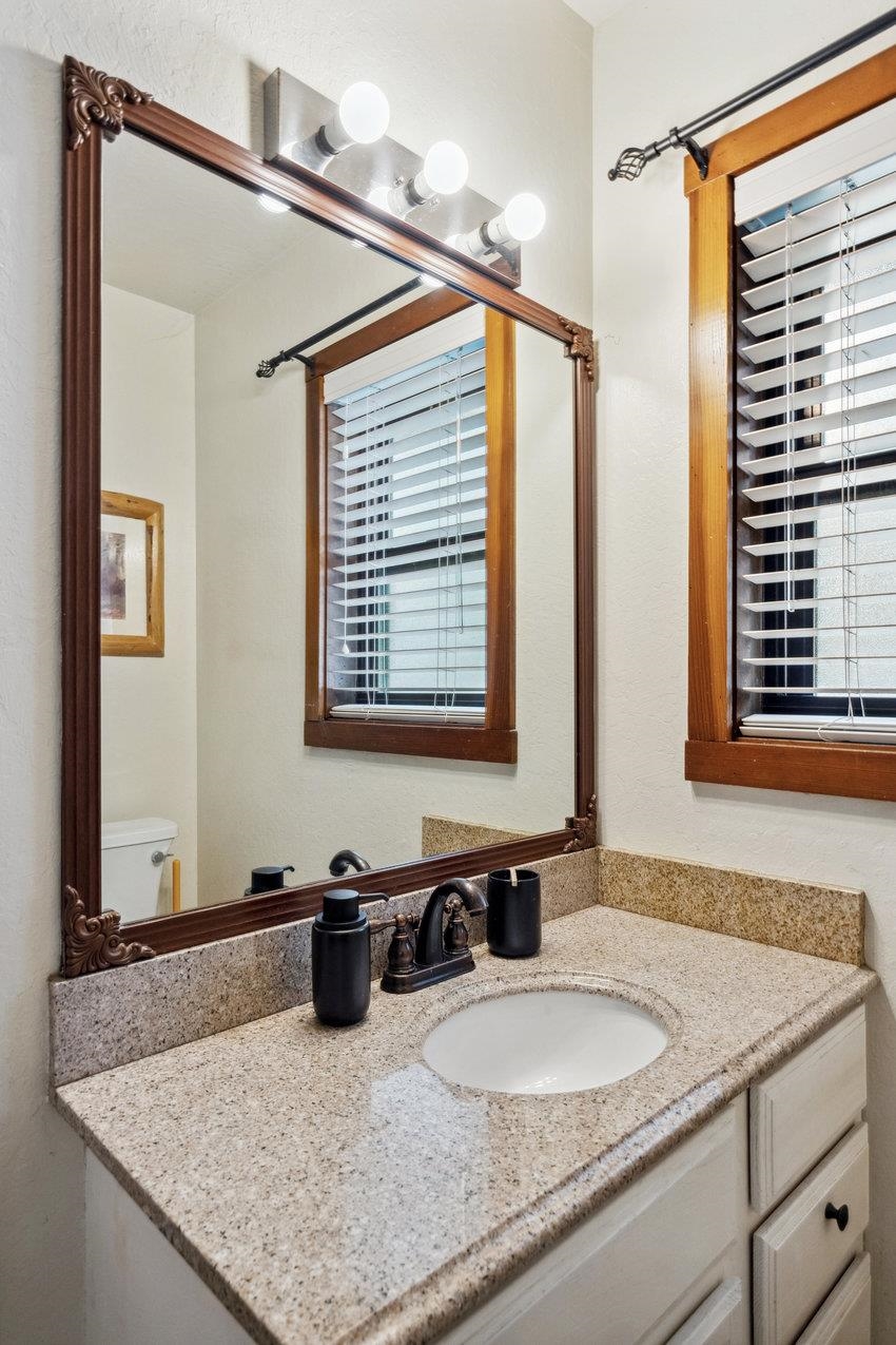 6943 North Lake Boulevard Unit: 44