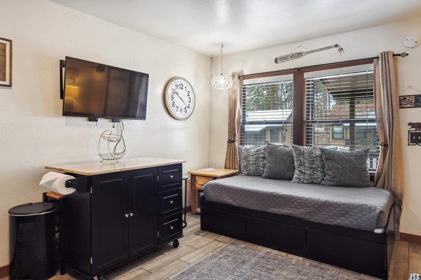 6943 North Lake Boulevard Unit: 44
