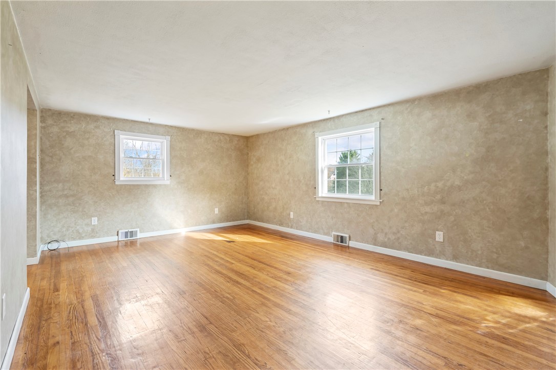 115 Mack Ln