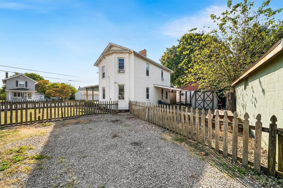 216 6th St