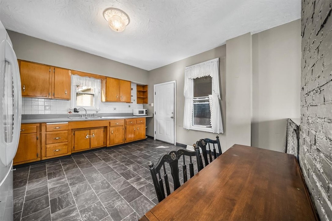 216 6th St