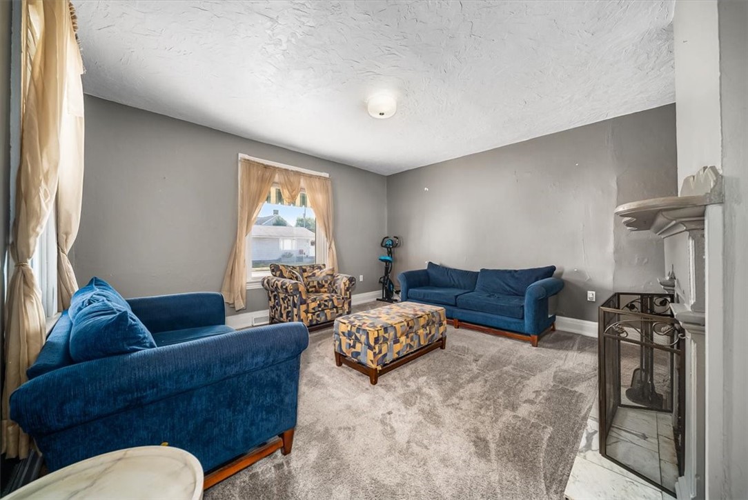 216 6th St
