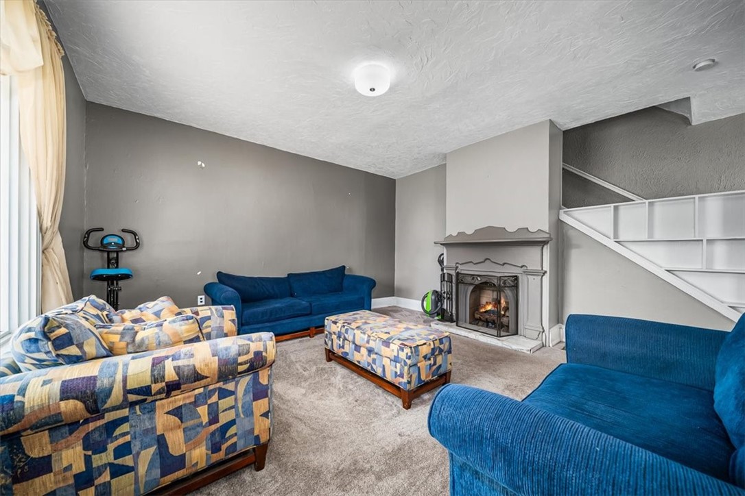 216 6th St