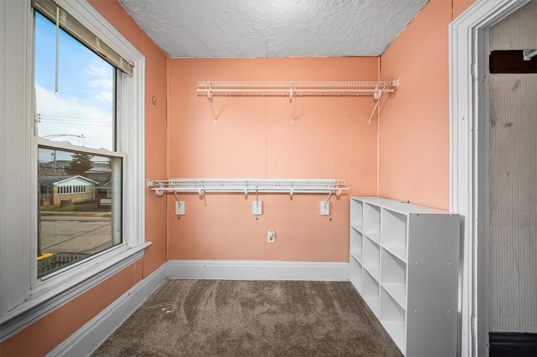 216 6th St
