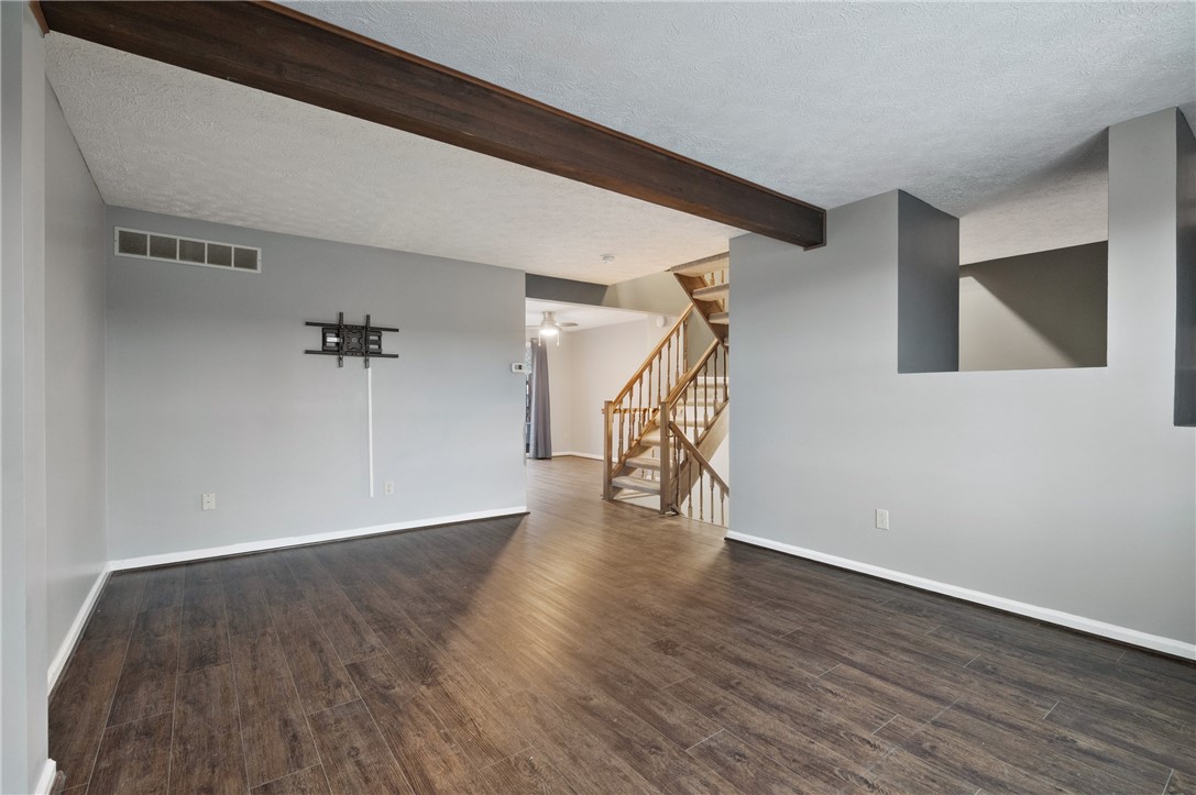 299 Murrays Ln