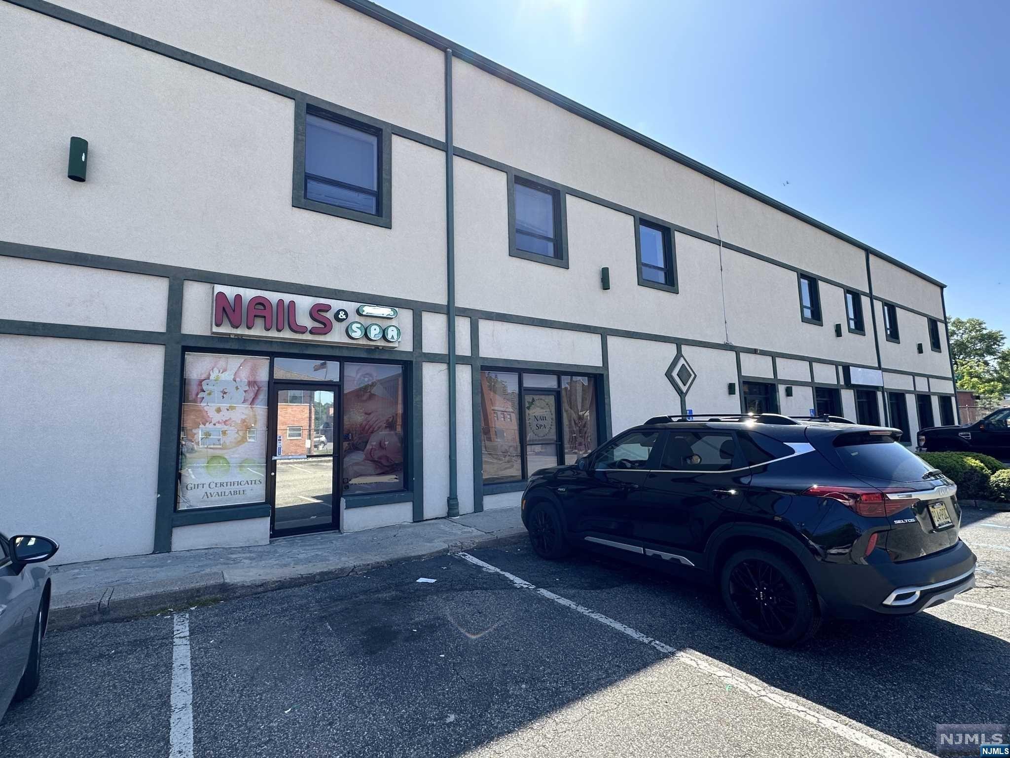 453 Main Street Unit: 3