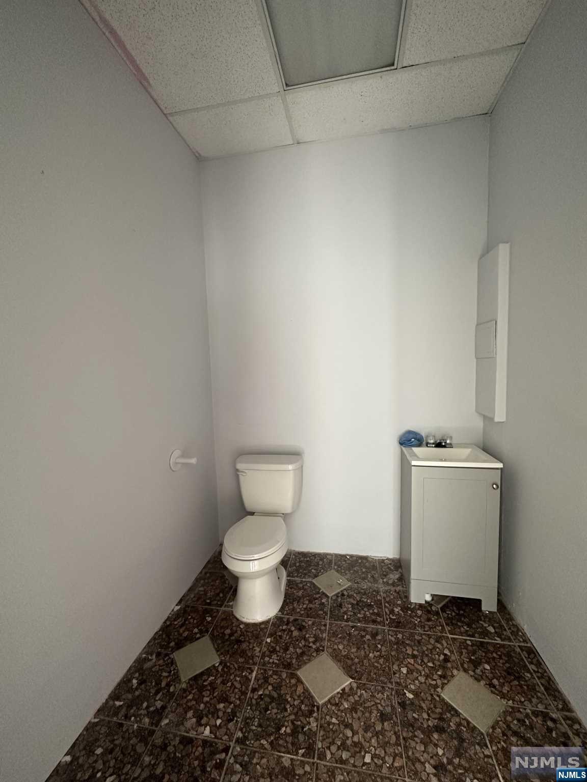 453 Main Street Unit: 4