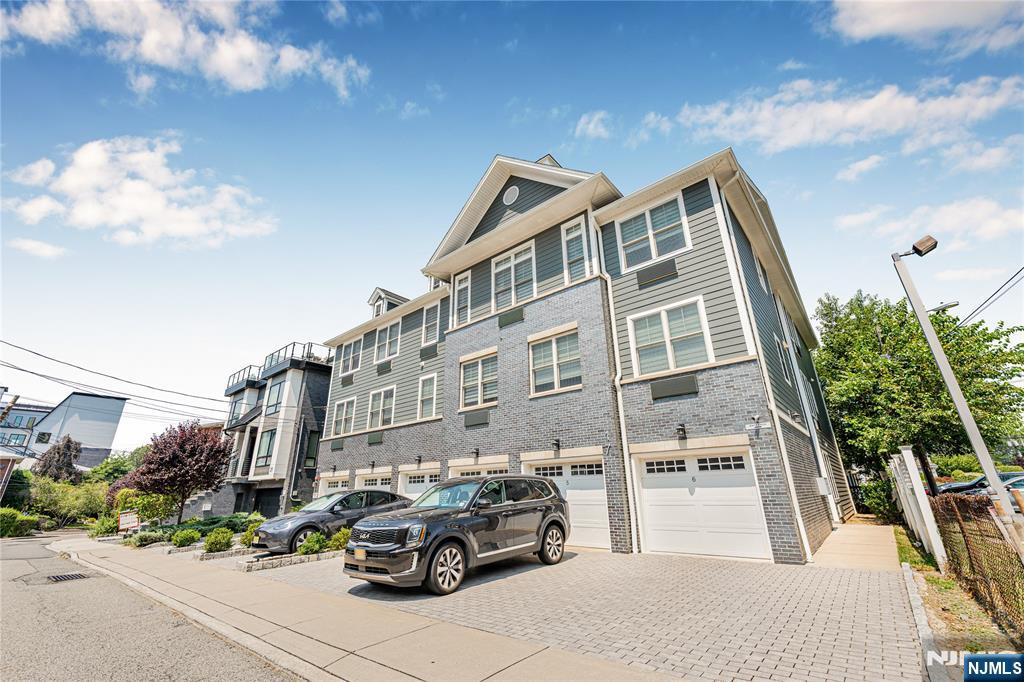 17 Cumbermeade Road 301
