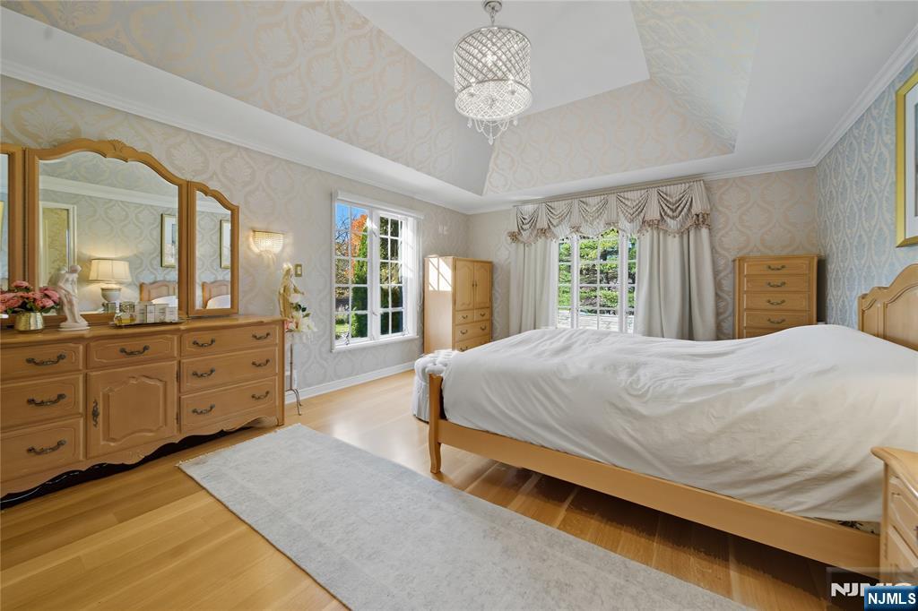 18 Pepperidge Tree Terrace