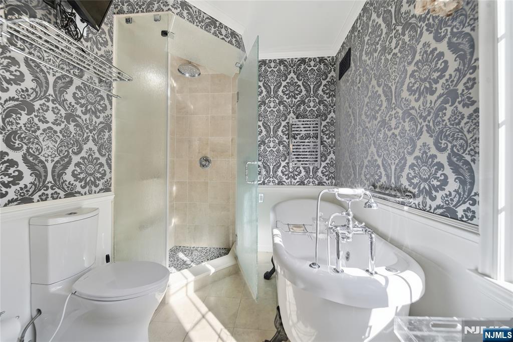 18 Pepperidge Tree Terrace