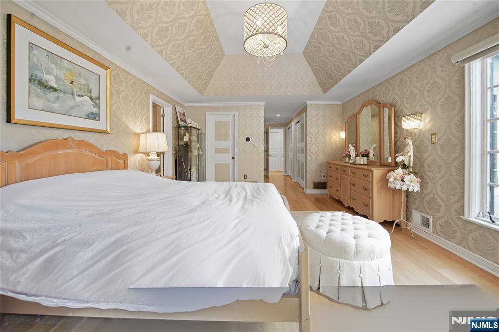 18 Pepperidge Tree Terrace