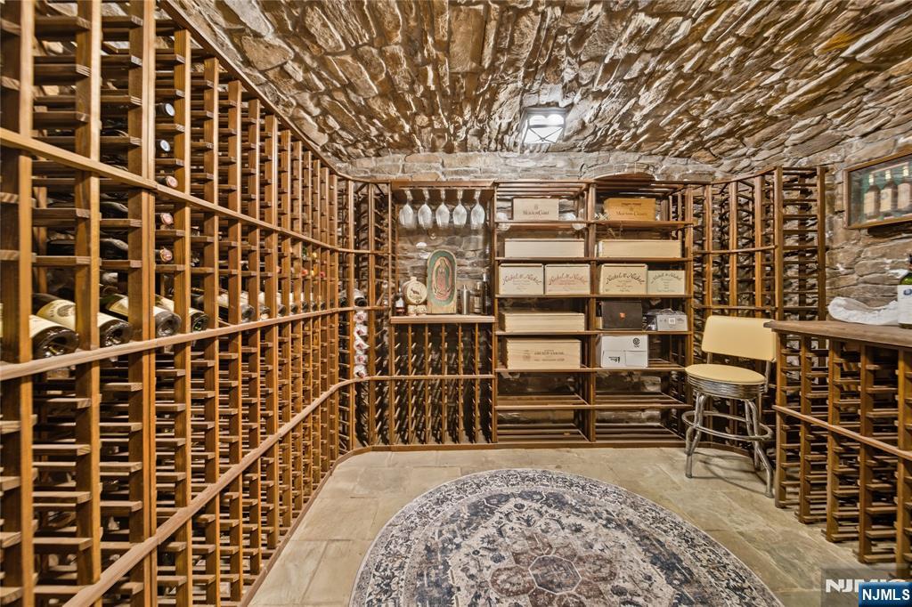 18 Pepperidge Tree Terrace