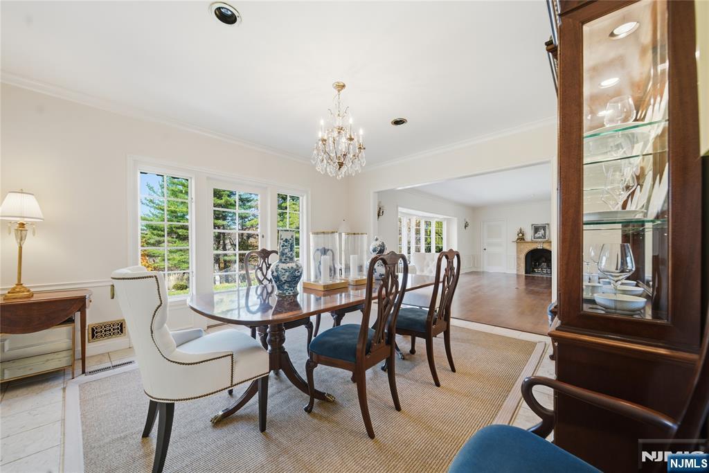 18 Pepperidge Tree Terrace