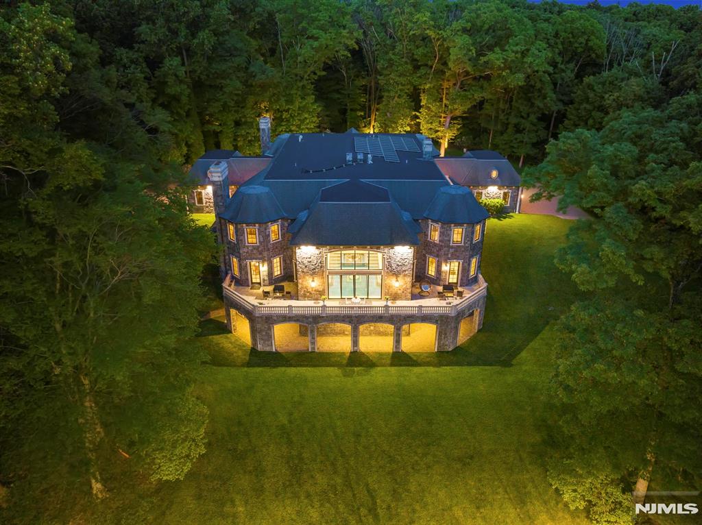 105 Chestnut Ridge Road