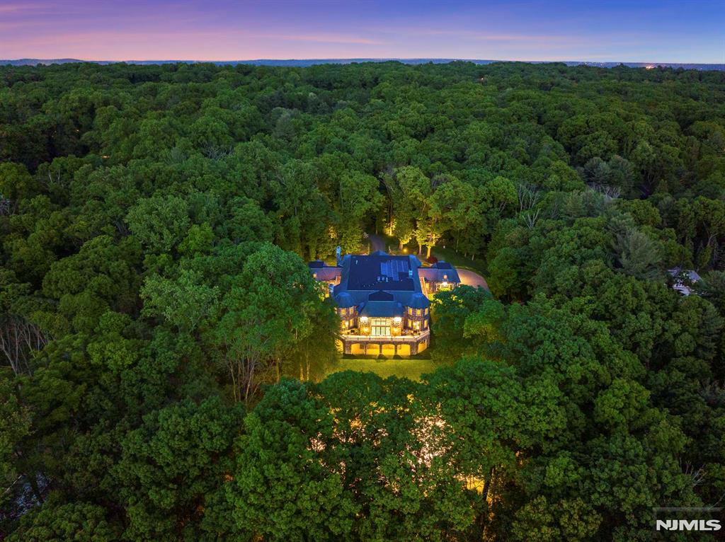 105 Chestnut Ridge Road