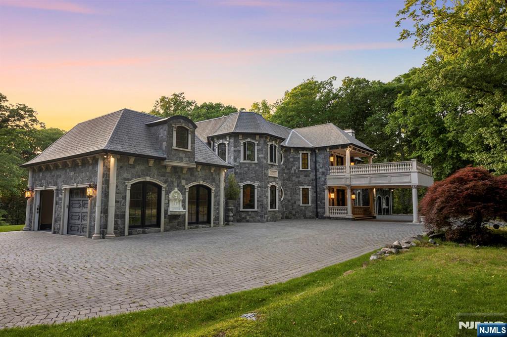 105 Chestnut Ridge Road